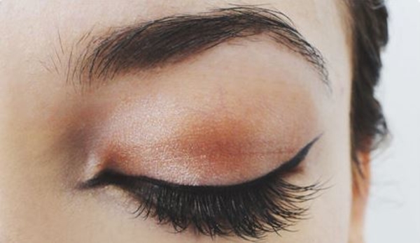 Макияж на День святого Валентина с акцентом на глаза