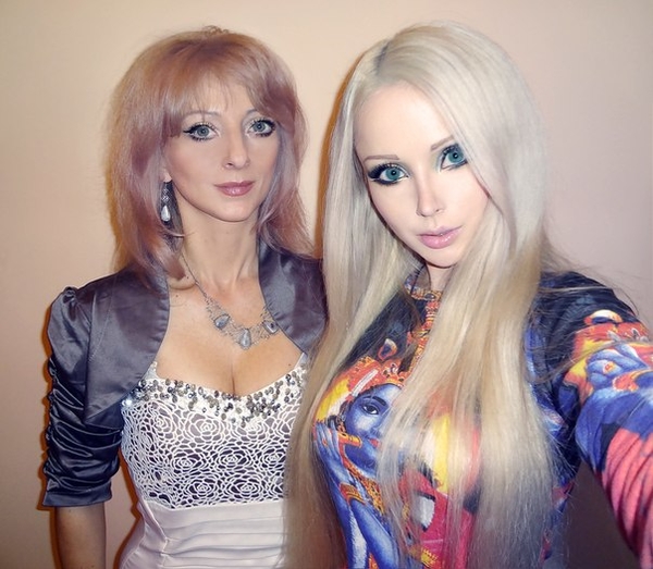 Одесская Барби опубликовала фото с мамой