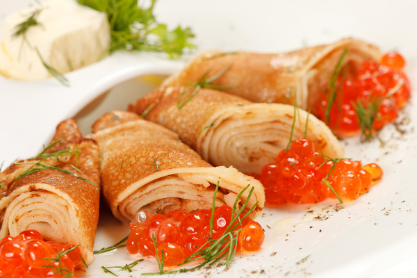 Блины с икрой: Три вкусные идеи
