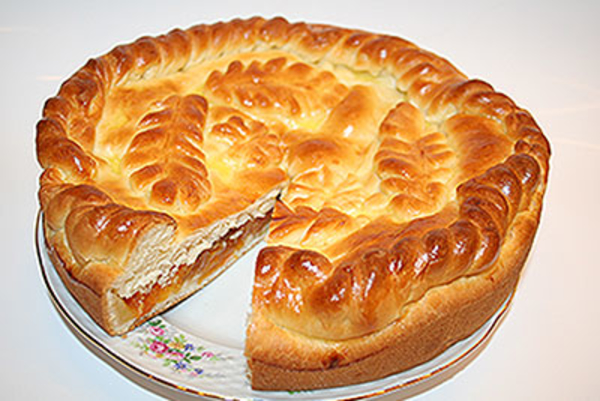 Как приготовить дрожжевой пирог с яблоками и курагой (ВИДЕО)