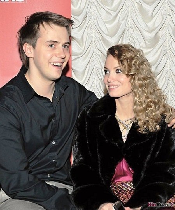 Брак Арнтгольц распался из-за ее успешности?