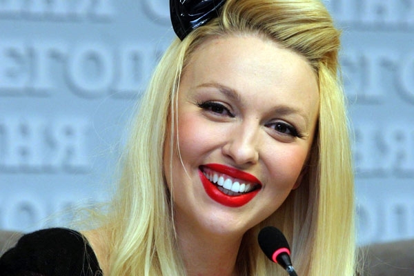 Полякова на 30-летие получила в подарок пенсию