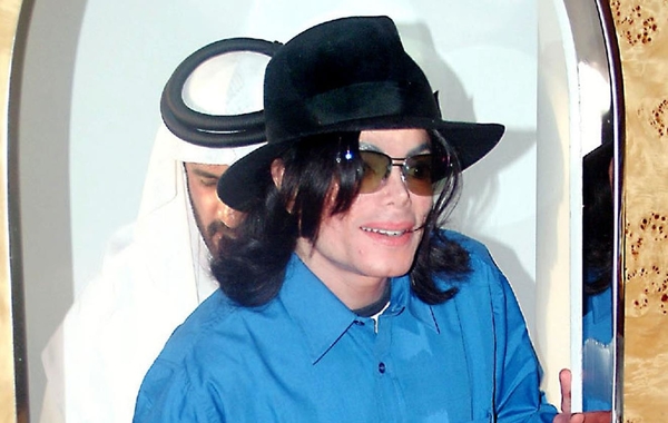 Поклонники Джексона отсудили по одному евро за стресс от смерти певца