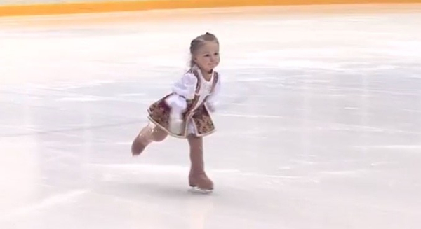 Самая маленькая фигуристка: Видео, которое покорит твое сердце