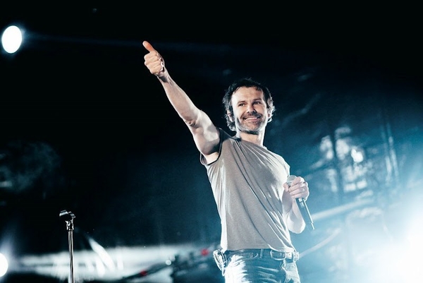 Святослав Вакарчук поздравил всех с Днем святого Валентина