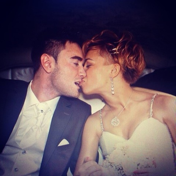 Звезда шоу Х-фактор Юлия Плаксина ушла от мужа