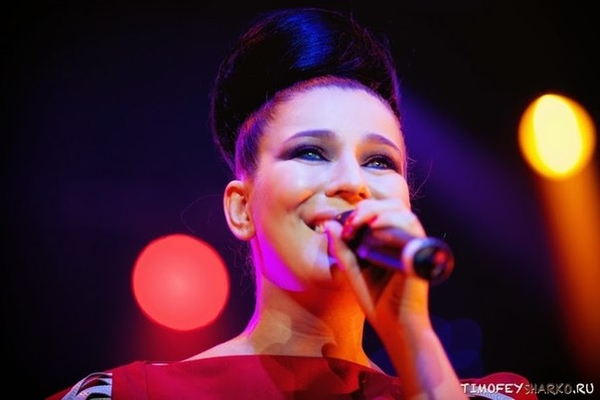 Певица Елка беременна – СМИ