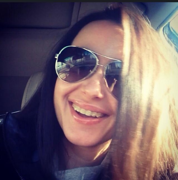 Холостячка Яна Станишевская выравнивает зубы: Девушка надела брекеты