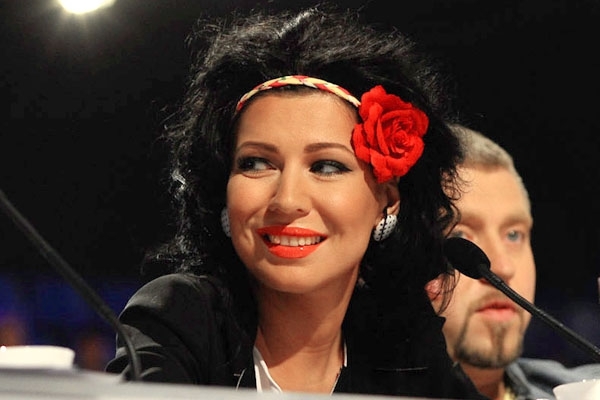 Представитель певицы Елки прокомментировала новость о беременности