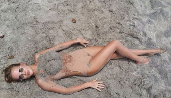 Над Волочковой снова смеются: Пародия Глюкозы на Мальдивах