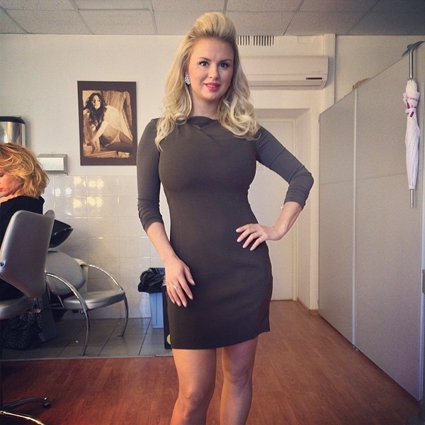 Анна Семенович встречается с "серьезным" мужчиной