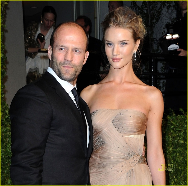 Джейсон Стэтхэм и Рози Хантингтон-Уайтли сыграют свадьбу этим летом