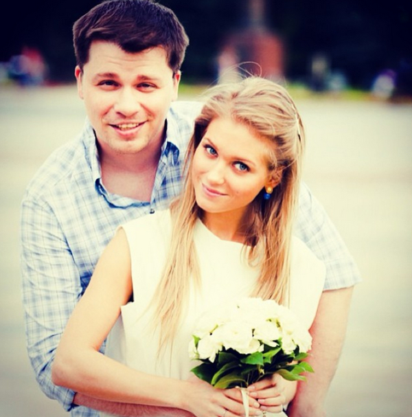 Гарик Харламов получил первую открытку от 2-месячной дочери