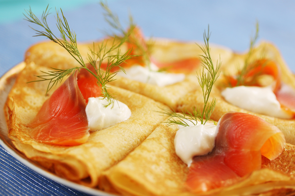 Блины на Масленицу с солеными начинками: ТОП-5 рецептов