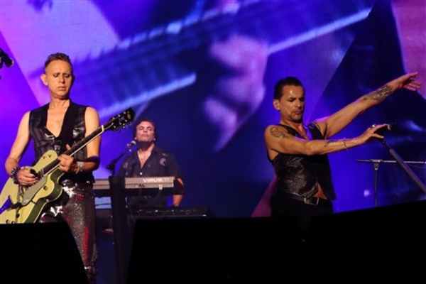 Рок-группа Depeche Mode отказалась выступать в Киеве