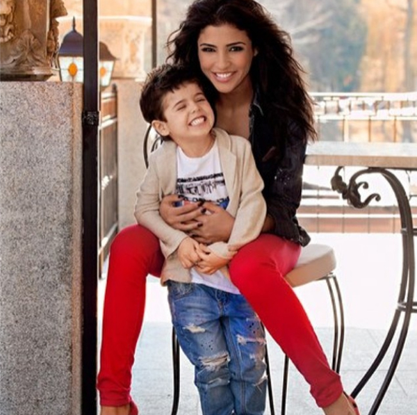 Санта Димопулос показала подросшего сына