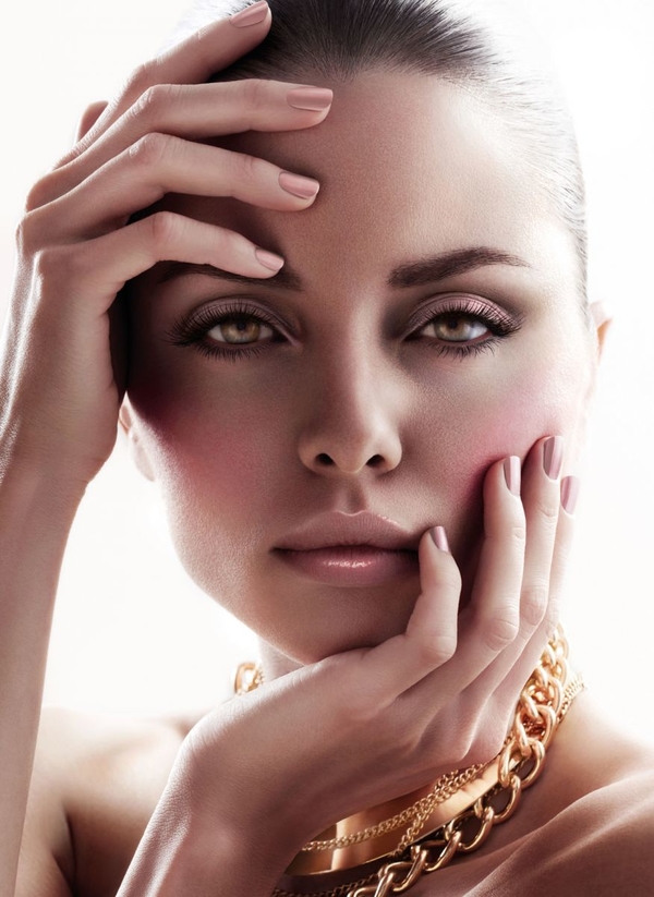 Желтые ногти: Как решить проблему