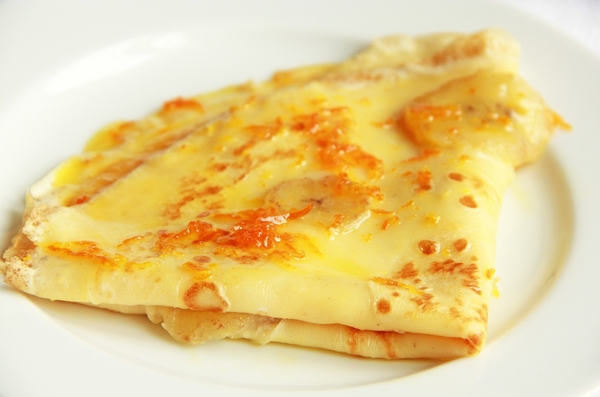 Как приготовить блины с бананами и апельсиновым соусом