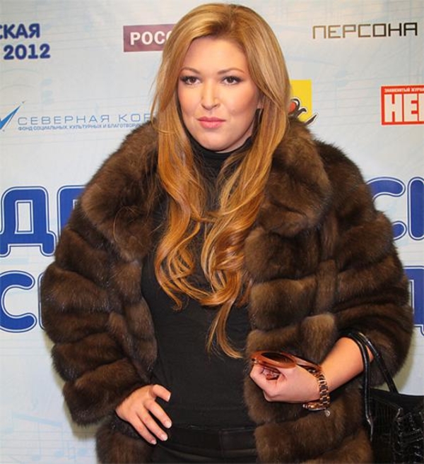 Первой Ирину Дубцову с именинами поздравила девушка экс-супруга