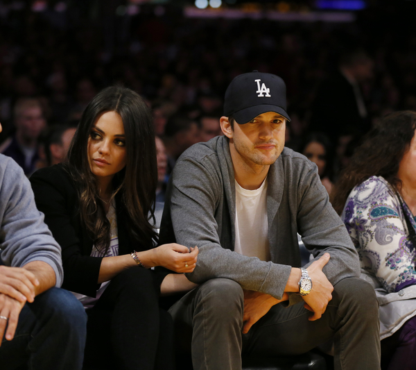 Мила Кунис запретила Эштону Катчеру общаться с Рианной