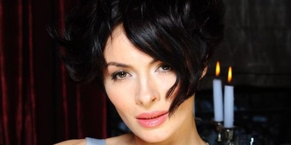 Экс-участница ВИА Гры призвала политиков сесть за стол переговоров