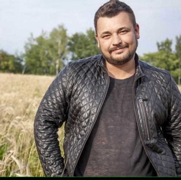 Фанатка Сергея Жукова выбирала мужа по схожести с кумиром