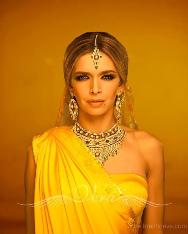 Вера Брежнева показала фото подросших дочерей