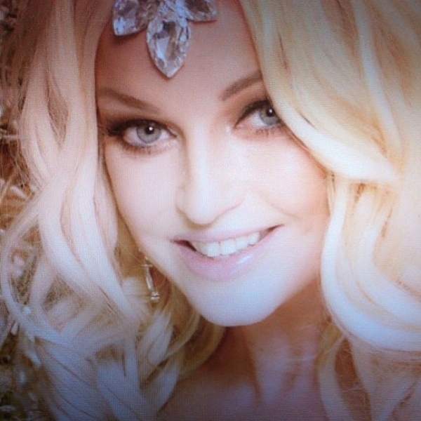 Анастасия Волочкова похвасталась растяжкой на Мальдивах