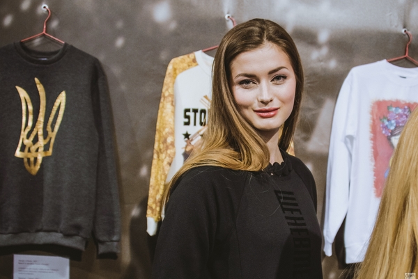 Мисс Украина 2013: На Майдане впервые пожалела, что я художник, а не медик