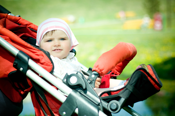 Детские коляски тормозят развитие ребенка