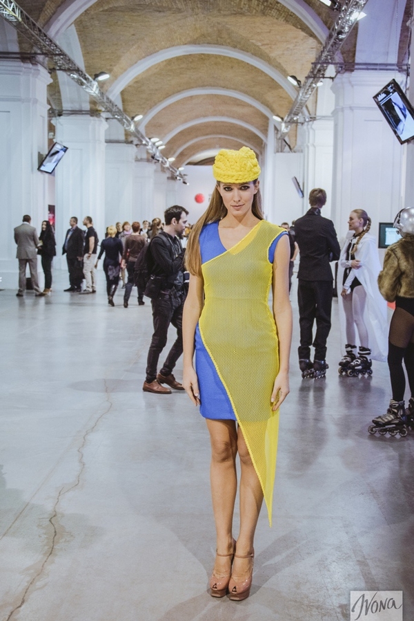 Мода  патриотов: Яркие образы в национальном стиле на Неделе Моды