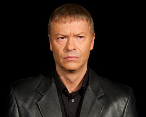 Федор Бондарчук сбрил бороду ради роли в кино