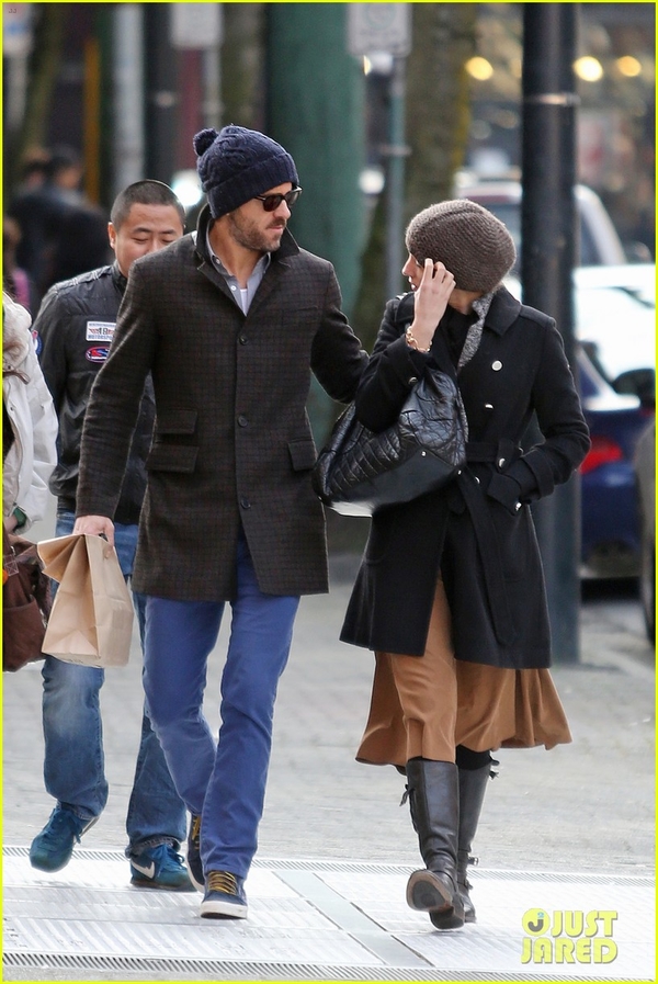 Блейк Лавли прячется от папарацци после посещения спа-салона