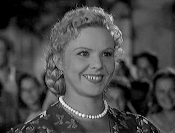 Умерла заслуженная артистка России Клавдия Хабарова