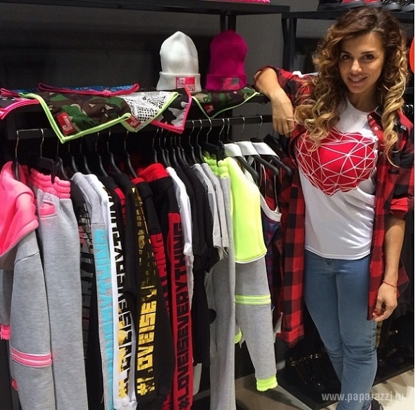 Гламурный спорт: Анна Седокова представила коллекцию одежды