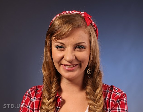 Холостяк 4: Выбывшая участница Виталия считает Константина пафосным