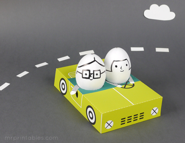 Поделки на Пасху: Яйца в машинках