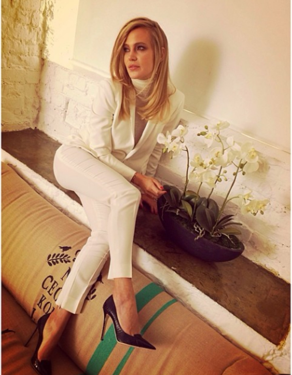 Глюкоза шокировала поклонников снимком увеличенных губ