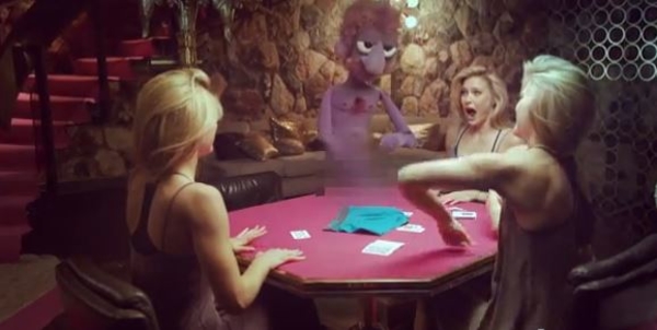 Рекламу с Бар Рафаэли запретили за откровенность