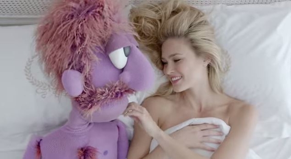 Рекламу с Бар Рафаэли запретили за откровенность