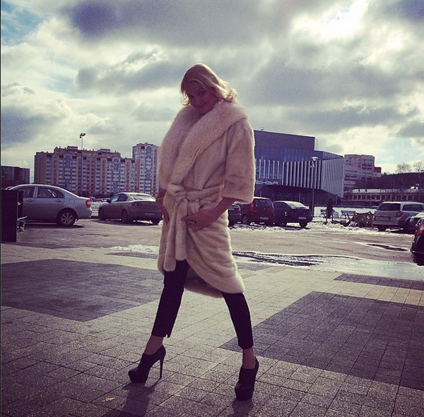 Анастасия Волочкова удивила образом: Балерина надела туфли и шубу