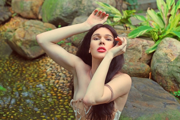 Борис Апрель показал фото в женском нижнем белье