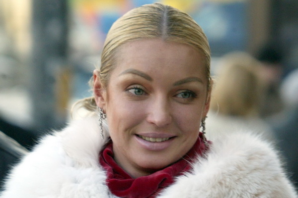 На концерт Волочковой не купили билеты: балерина раздала их бесплатно