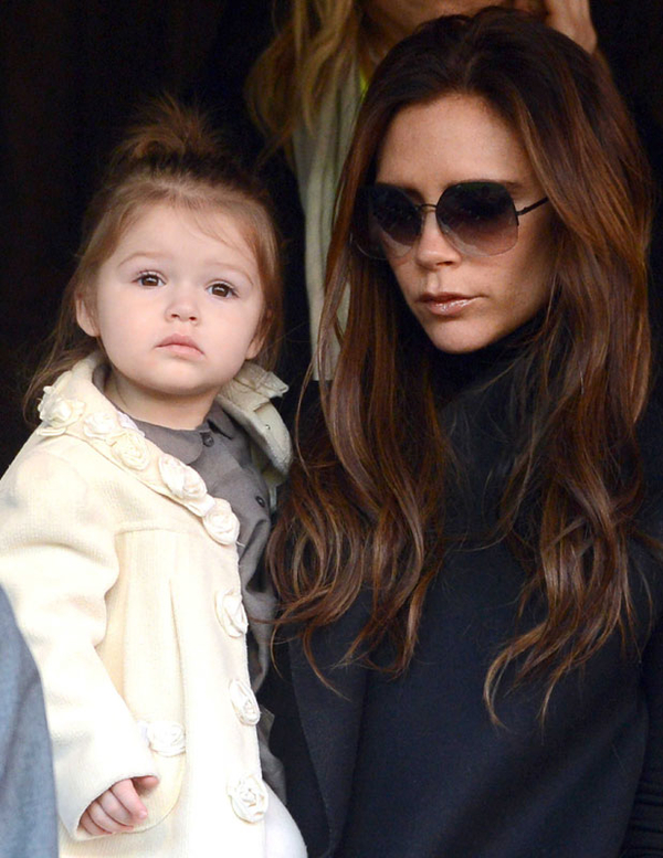 Двухлетнюю дочь Виктории Бекхэм назвали самым стильным ребенком