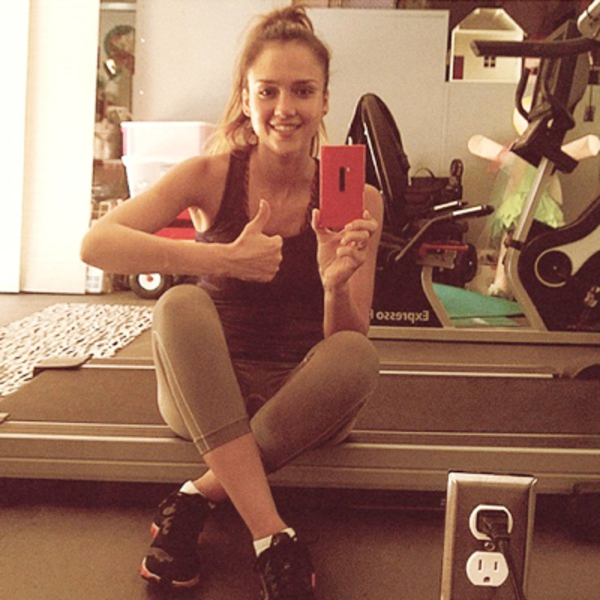 Физкульт-привет: Стильные образы звезд  в спортзале