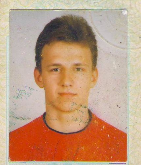 Украинские звезды показали фото из паспорта