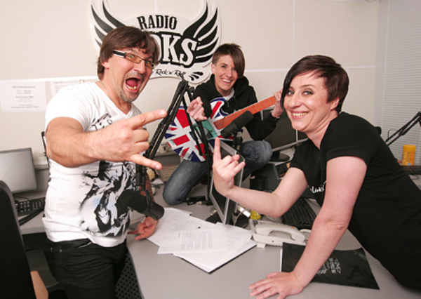 Шесть популярных украинских радиостанций прекратили вещание в Крыму