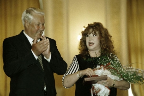 Примадонна и власть: Тайные связи именинницы Аллы Пугачевой с политиками