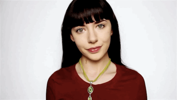 Магия макияжа: Как девушка преобразилась с помощью косметики