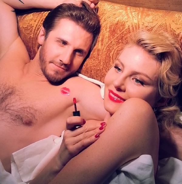 Рената Литвинова показала пикантное фото со съемок